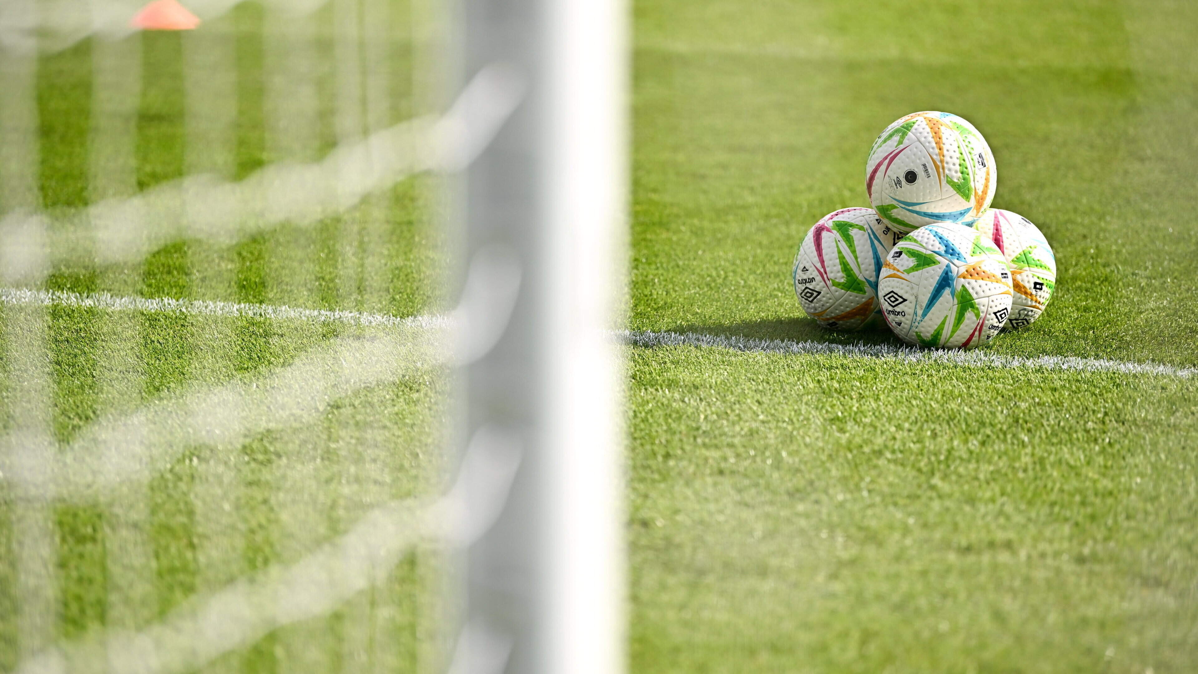 Dundalk side Muirhevnamor stun league leaders Carlingford to cut lead at the top
